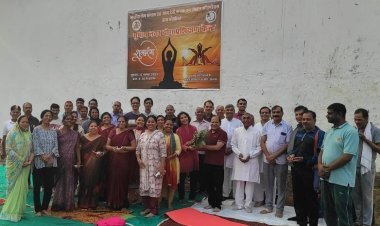 नियमित योग साधना से कई बीमारियां हो सकती हैं ठीक - डॉ. मित्तल   सुभाष नगर में योग प्रशिक्षण केंद्र का शुभारंभ, कचरा मुक्त जगह का लिया संकल्प