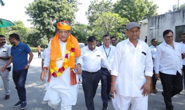 गांवों में डेयरी उद्योग को बढ़ावा देने के लिए गोपालन मंत्री का आह्वान