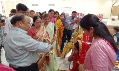 नेक कमाई फाउंडेशन का भावुक कन्यादान कार्यक्रम: 11 बेटियों का एक साथ हुआ कन्यादान