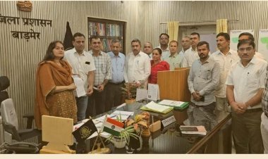 बाड़मेर: RAS एसोसिएशन पेन डाउन हड़ताल पर, आरोपी पर कड़ी कार्रवाई की मांग  