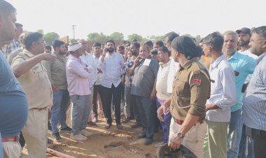 मनोहरपुर की डायपर फैक्ट्री में भीषण आग, करोड़ों का नुकसान  