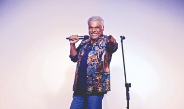 आशीष विद्यार्थी के पहले रैप सॉन्ग 'तानाशाही' ने मचाया तहलका