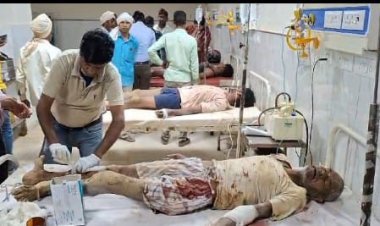 कुएं में काम करते समय मिट्टी ढहने से चार मजदूर घायल।