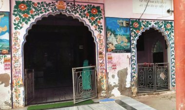 बालाजी मन्दिर की देन पेटी ले गये चोर