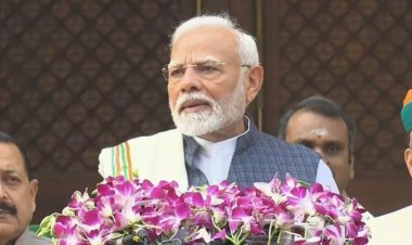 संविधान दिवस पर पीएम मोदी का संबोधन: संविधान हमारा पथप्रदर्शक  लोकतंत्र की मजबूती और आतंकी चुनौतियों पर दिया संदेश