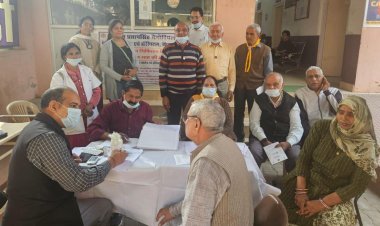 अलवर में नि:शुल्क नेत्र चिकित्सा शिविर में 97 लोगों को मिला लाभ 