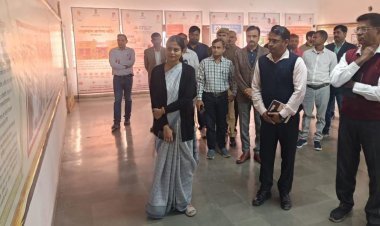 जिला स्तरीय संविधान प्रदर्शनी का शुभारंभ, आमजन के लिए निःशुल्क अवलोकन 