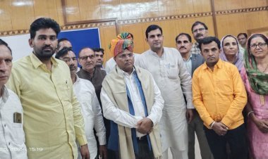 राष्ट्रीय जाट महासंघ ने जिला कलेक्टर रामावतार मीणा का किया सम्मान