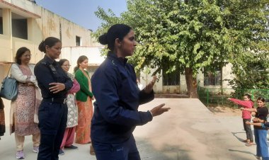 छात्राओं को निर्भया स्क्वाड ने आत्म सुरक्षा की दी ट्रेनिंग 