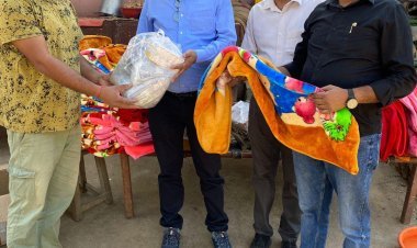 रोटरी क्लब अलवर द्वारा पशु चिकित्सालय मे दिए कंबल और दवाई