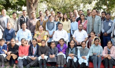 - बेहतर पुस्तक रिव्यू लिखने वाले बच्चों को चूरू जिला कलक्टर का न्यौता