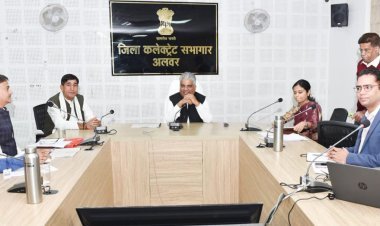 आधुनिक सुविधाओं से युक्त रेलवे स्टेशन के विस्तार एवं विकास के प्रस्ताव करें तैयार- केंद्रीय मंत्री यादव