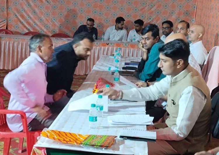 टपूकड़ा के ततारपुर में जिला कलेक्टर ने रात्रि चौपाल में सुनीं ग्रामीणों की समस्याएं मौके पर दिए निर्देश, समस्याओं का तुरंत समाधान कराया