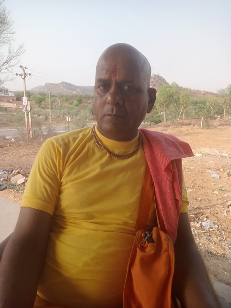 कार्तिक पूर्णिमा एवं देव दिवाली पर कराया कन्याओं को भोजन