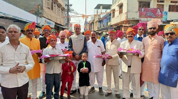 कोठा के ठाकुर जी को लगाया अन्नकूट का भोग
