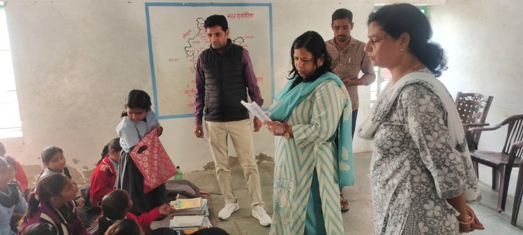 कार्यालय व्यवस्था और मतदाता पंजीकरण में सुधार के निर्देश: संभागीय आयुक्त सिंघवी