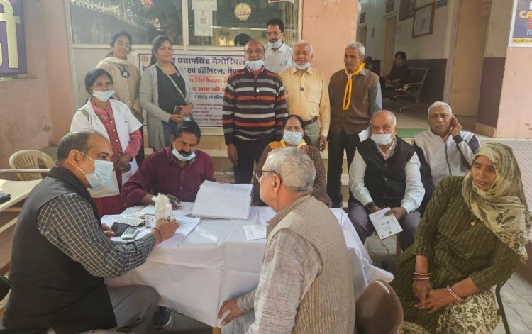 अलवर में नि:शुल्क नेत्र चिकित्सा शिविर में 97 लोगों को मिला लाभ