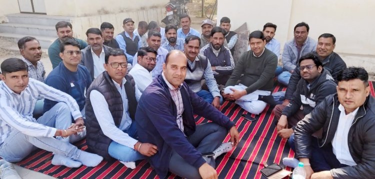 विद्युत कर्मचारियों का एक दिवसीय सांकेतिक धरना प्रदर्शन, सरकार की नीतियों पर जताई आपत्ति