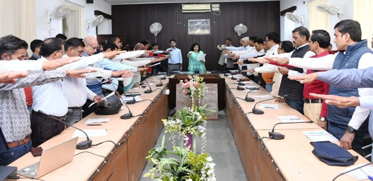 बाल विवाह के खिलाफ दिलाई शपथ