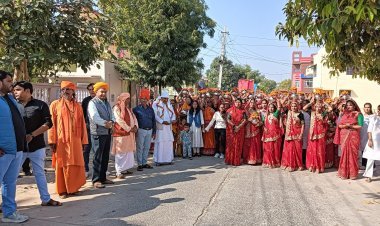 चमत्कारेश्वर महादेव मंदिर जीर्णोद्धार को लेकर महिलाओं ने निकाली विशाल कलश यात्रा