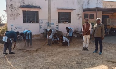 प्राथमिक स्वास्थ्य केंद्र चावंडिया में साफ सफाई कर किया श्रमदान 