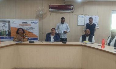 सरस डेयरी प्रबंध संचालक ने जिले के पशुपालक दुग्ध दाताओं की बैठक की