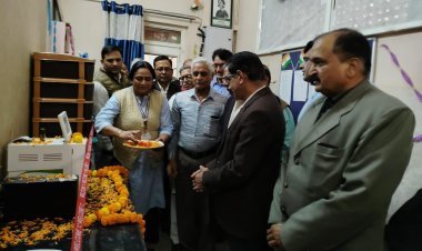 राजकीय चिकित्सालय को मिली ब्लड गैस एनालाइजर मशीन  माता-पिता की स्मृति में प्रो. एम.पी.एस. चंद्रावत का पुनीत कार्य  