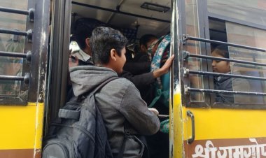 क्षमता से दुगुने बच्चे बस में भरने का आरोप 