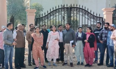 जिला कलक्टर ने किया शहर का दौरा, विकास कार्यों में तेजी लाने के दिए निर्देश