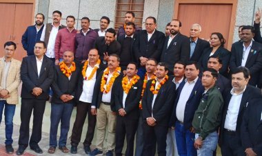 गोवर्धन चौधरी बने अभिभाषक संघ के अध्यक्ष 