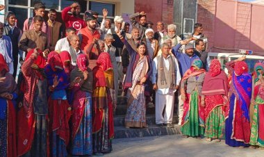 गोपालपुरा में खनन पट्टों के विरोध में ग्रामीणों का प्रदर्शन  