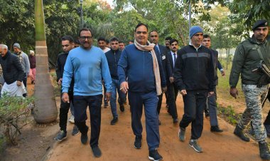 मॉर्निंग वॉक पर मुख्यमंत्री, सेंट्रल पार्क में लोगों से की मुलाकात