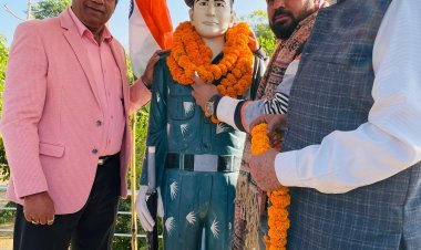 शेखावाटी विश्वविद्यालय ने विजय दिवस पर शहीद नौरंग लाल नेहरा को दी श्रद्धांजलि