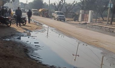 बिसाऊ चौराहे पर गंदा पानी  और कीचड़ बना परेशानी का सबब 