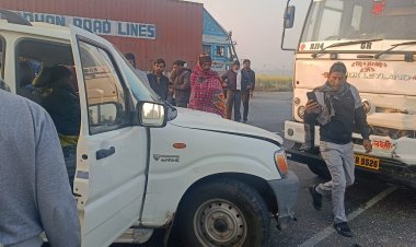 कुस्तला टोल पर हादसा: भाजपा कार्यकर्ताओं की कार-ट्रक भिड़ंत, चार घायल 