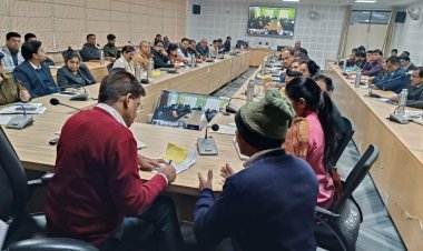 अलवर: जिला स्तरीय जनसुनवाई में 170 परिवेदनाओं का निस्तारण, एडीएम प्रथम ने दिए त्वरित कार्रवाई के निर्देश