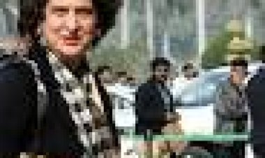 सांसद अपराजिता सारंगी ने प्रियंका गांधी को '1984' लिखा बैग दिया, सिख दंगों की याद दिलाई 