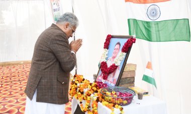 केंद्रीय मंत्री भूपेंद्र यादव ने दिवंगत एएसआई सुरेंद्र सिंह को दी श्रद्धांजलि, परिवार को दिया आश्वासन  