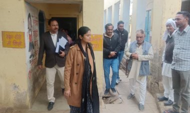 रामगढ़ दौरे पर जिला कलक्टर ने दिए त्वरित कार्यवाही के निर्देश  