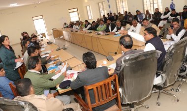 पंचायत समिति की साधारण सभा में विभिन्न मुद्दों पर जनप्रतिनिधियों और अधिकारियों में तनातनी 