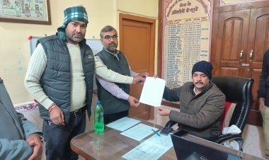 नगरपरिषद कर्मचारियों का विरोध जारी, आयुक्त व सभापति  ज्ञापन