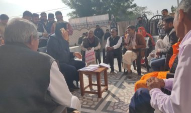 पूर्व मंत्री रिणवां ने की जनसुनवाई, समाधान के दिए निर्देश