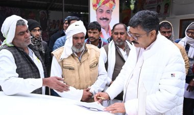 नेता प्रतिपक्ष टीकाराम जूली ने पहले की जनसुनवाई फिर लगाए भाजपा की राज्य सरकार पर आरोप