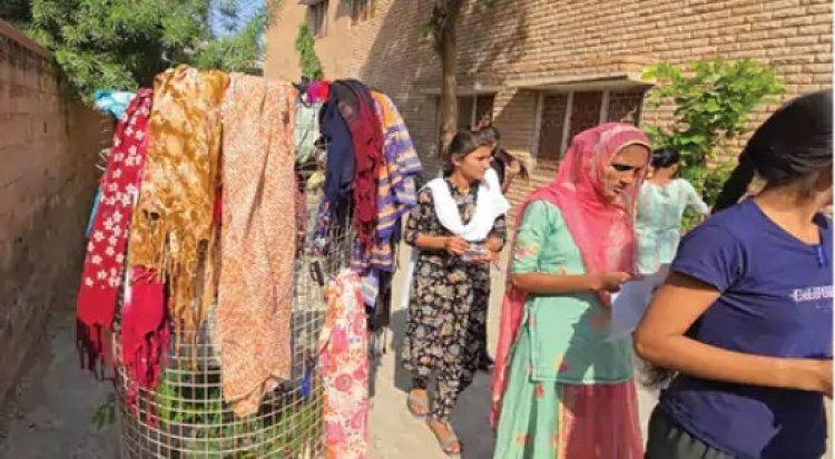 पशु परिचर भर्ती परीक्षा: सख्त नियमों से परीक्षा केंद्रों पर हंगामा, महिला अभ्यर्थी ने तोड़ा कंगन