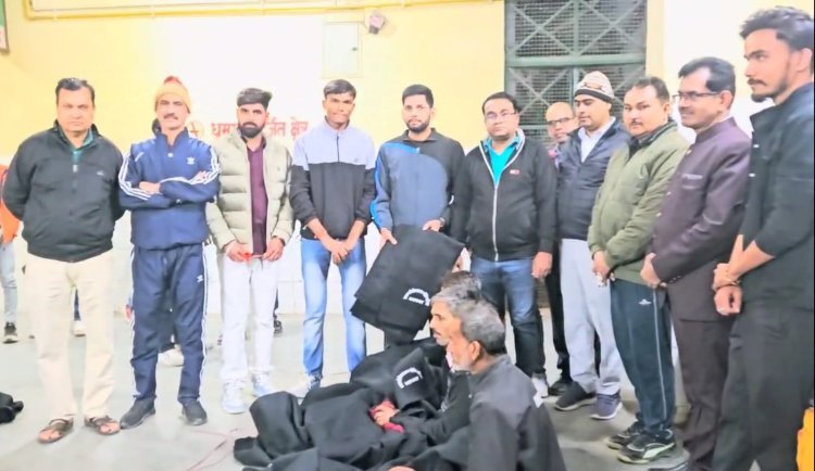 सामान्य चिकित्सालय परिवार द्वारा एक सौ पचास कंबल वितरण कार्यक्रम किया आयोजित