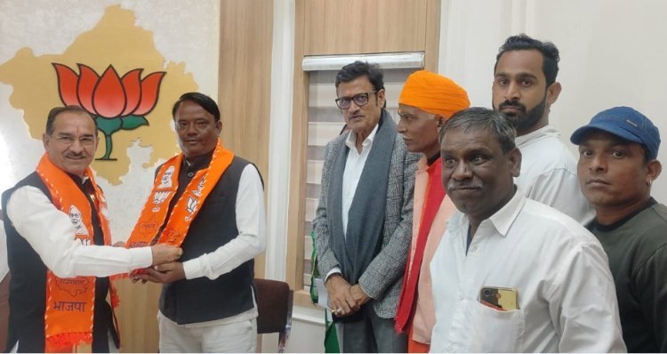 कांग्रेस के पूर्व पार्षद और हंसराज सियोता भाजपा में शामिल