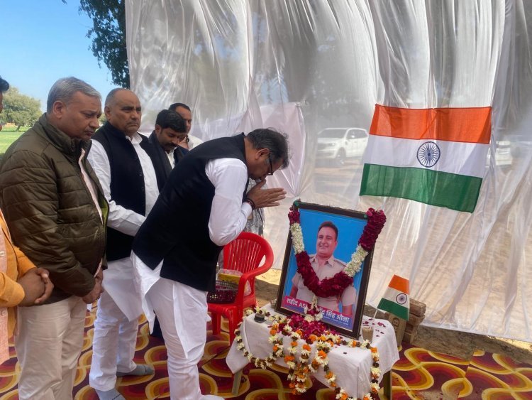 डॉ. सतीश पूनियां ने नीमराणा में दिवंगत एएसआई ओला को दी श्रद्धांजलि