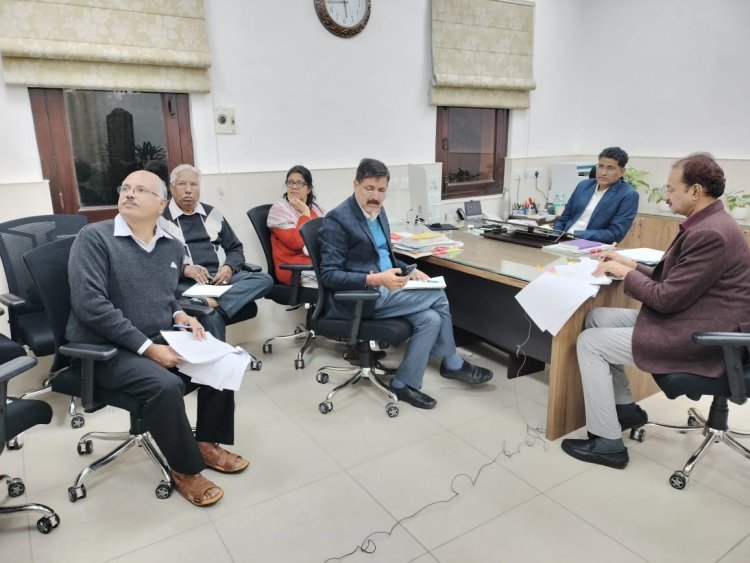 राजस्व लक्ष्यों की शत-प्रतिशत वसूली के निर्देश: टी. रविकान्त - बकाया वसूली और अवैध माइनिंग पर सख्त कार्रवाई की रणनीति