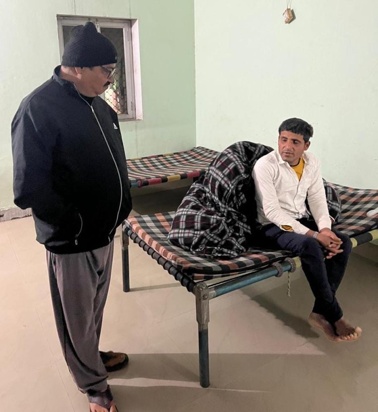 देर शाम जिला कलक्टर ने किया रैन बसेरे का औचक निरीक्षण, व्यवस्थाओं का लिया जायजा