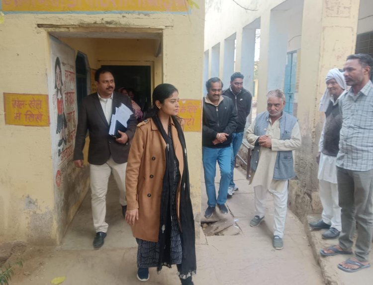 रामगढ़ दौरे पर जिला कलक्टर ने दिए त्वरित कार्यवाही के निर्देश